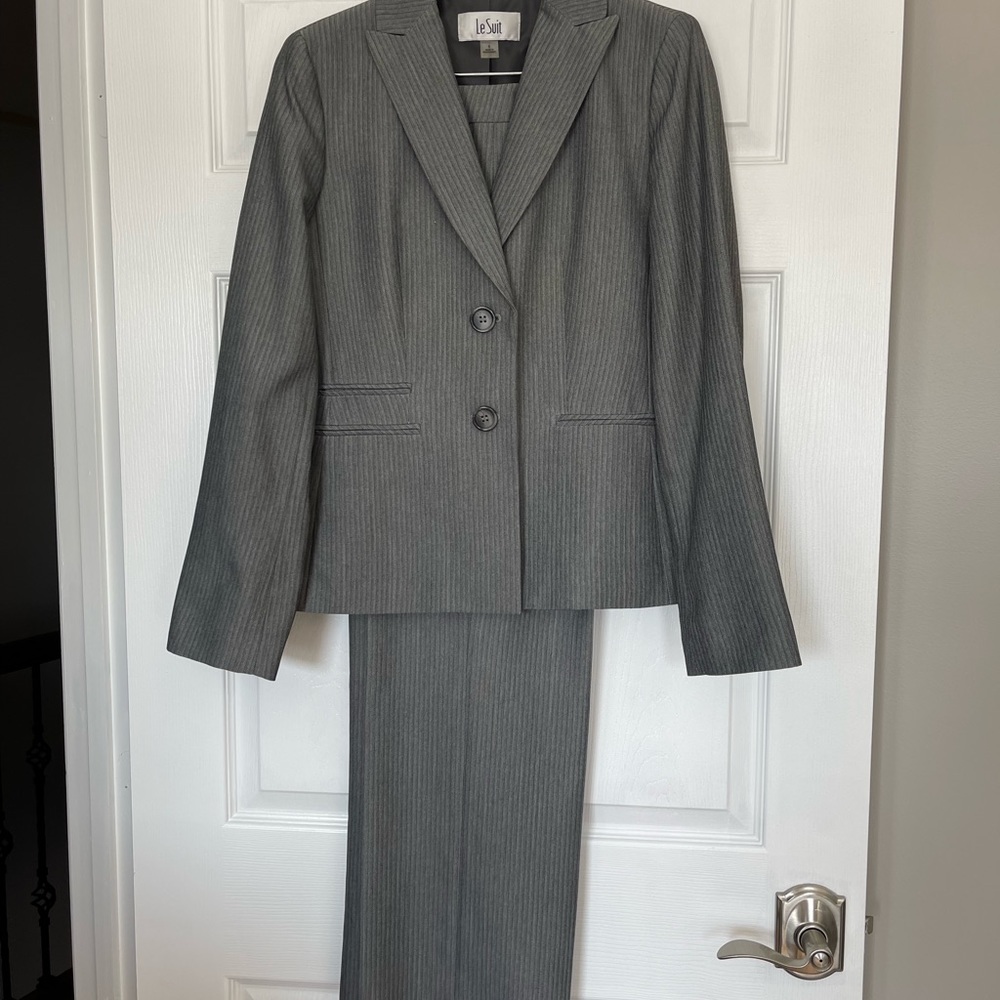 Le Suit 2 piece Painsuit
